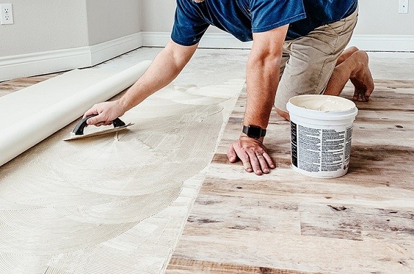 Dùng keo dán với số lượng vừa đủ